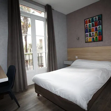Hotel Contact - Le Lion D'or 2*