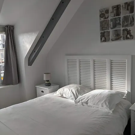 Hotel Contact - Le Lion D'or 2*