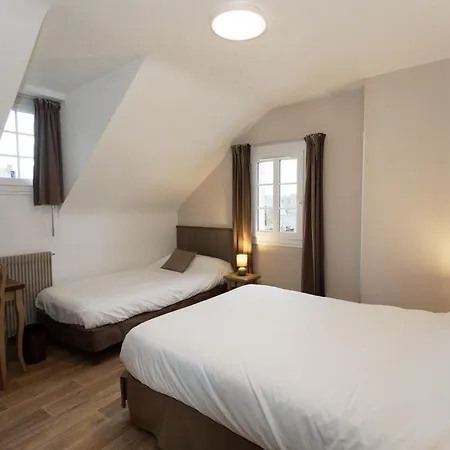 Hotel Contact - Le Lion D'or 2*
