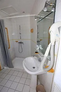Hotel Contact - Le Lion D'or Lamballe