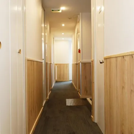 Hotel Contact - Le Lion D'or Lamballe