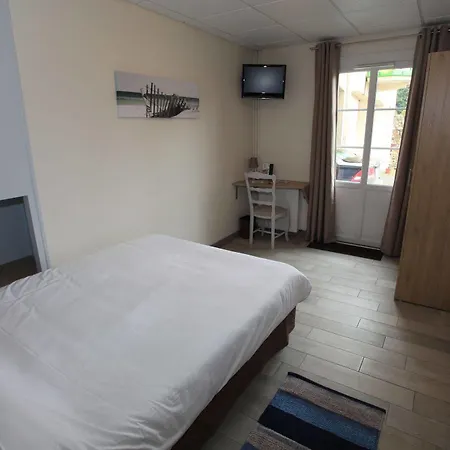 Hotel Contact - Le Lion D'or 2*